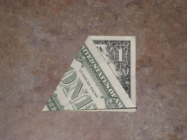 Треугольник из купюры. Купюра сложенная треугольником. Сложить доллар треугольником. Доллар треугольником для привлечения. Сложить доллар.
